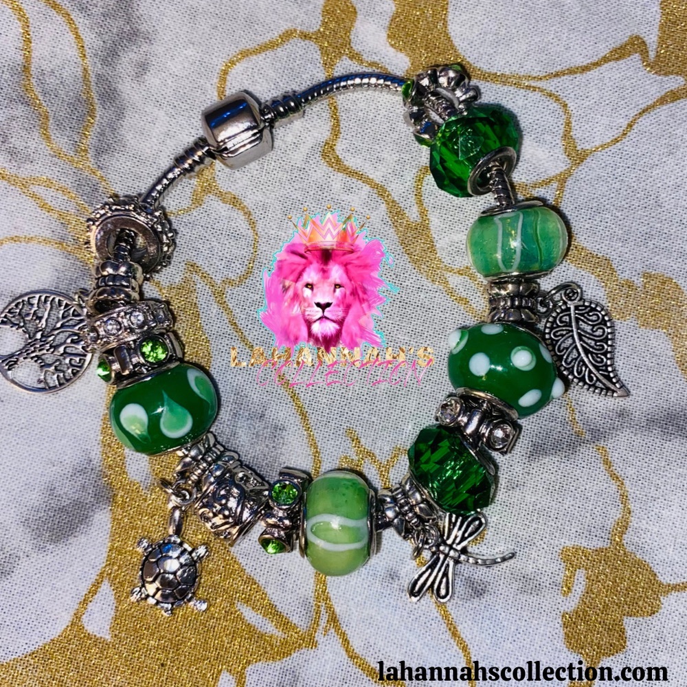 Green Charm Bracelet | Handmade
